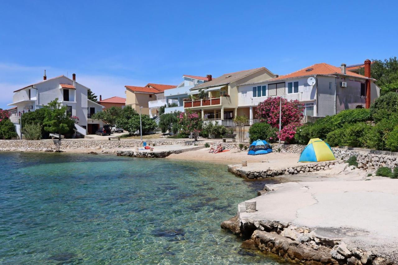 Apartments With A Parking Space Mandre, Pag - 18748 Kolan Bagian luar foto