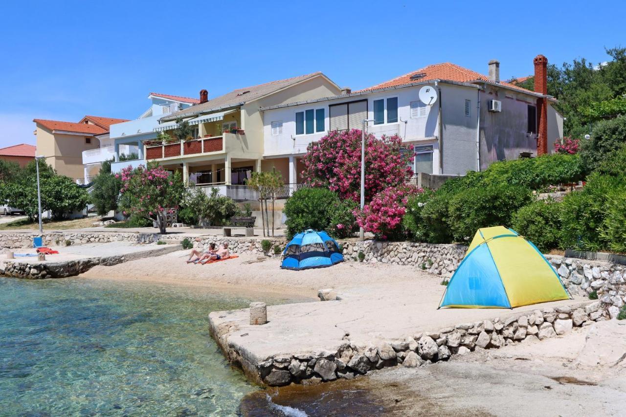 Apartments With A Parking Space Mandre, Pag - 18748 Kolan Bagian luar foto