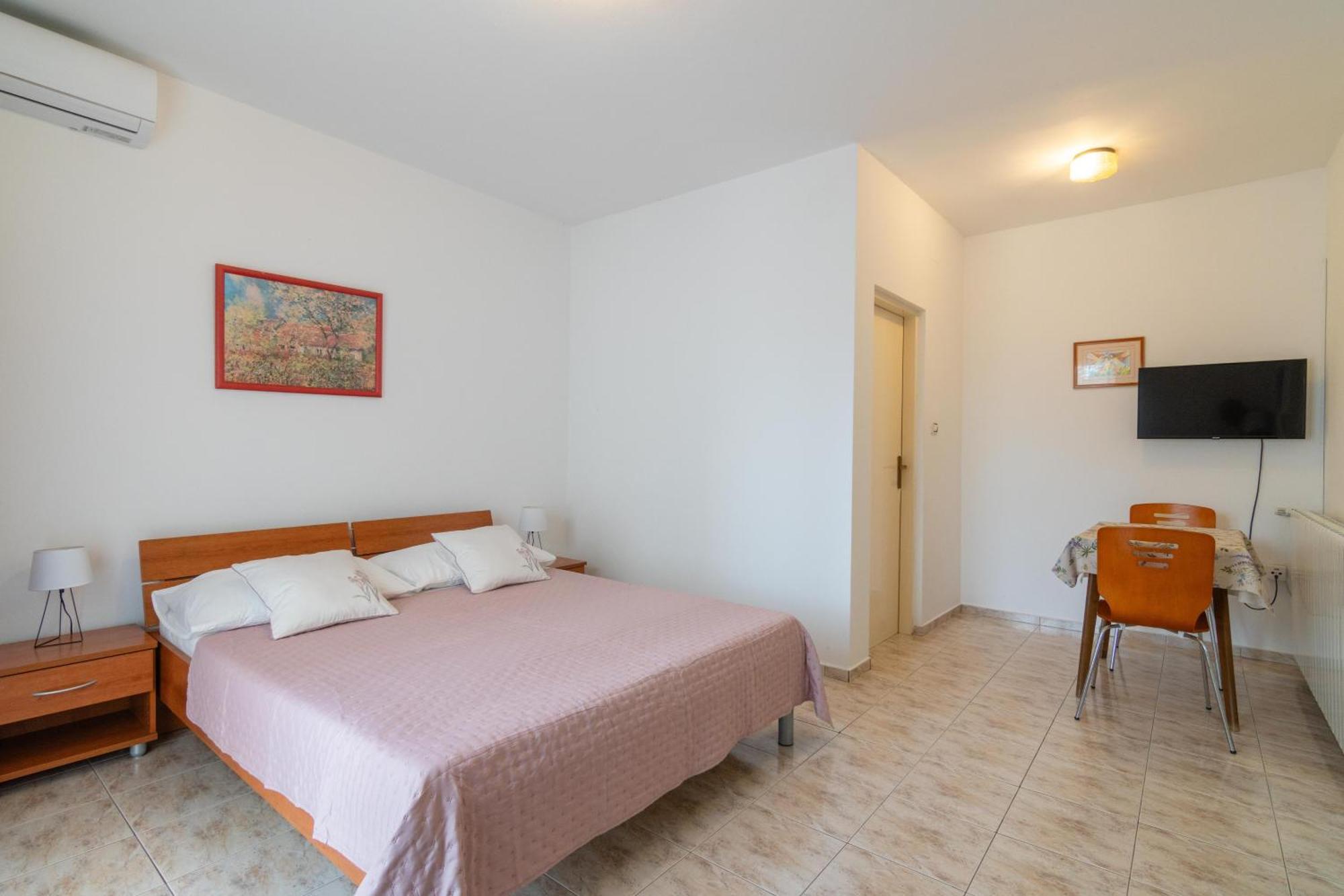 Apartments With A Parking Space Mandre, Pag - 18748 Kolan Bagian luar foto