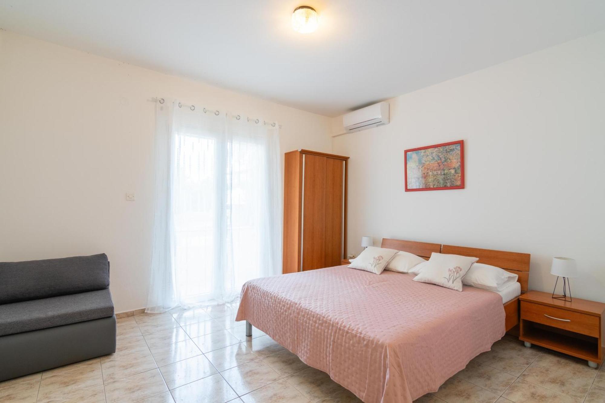 Apartments With A Parking Space Mandre, Pag - 18748 Kolan Bagian luar foto