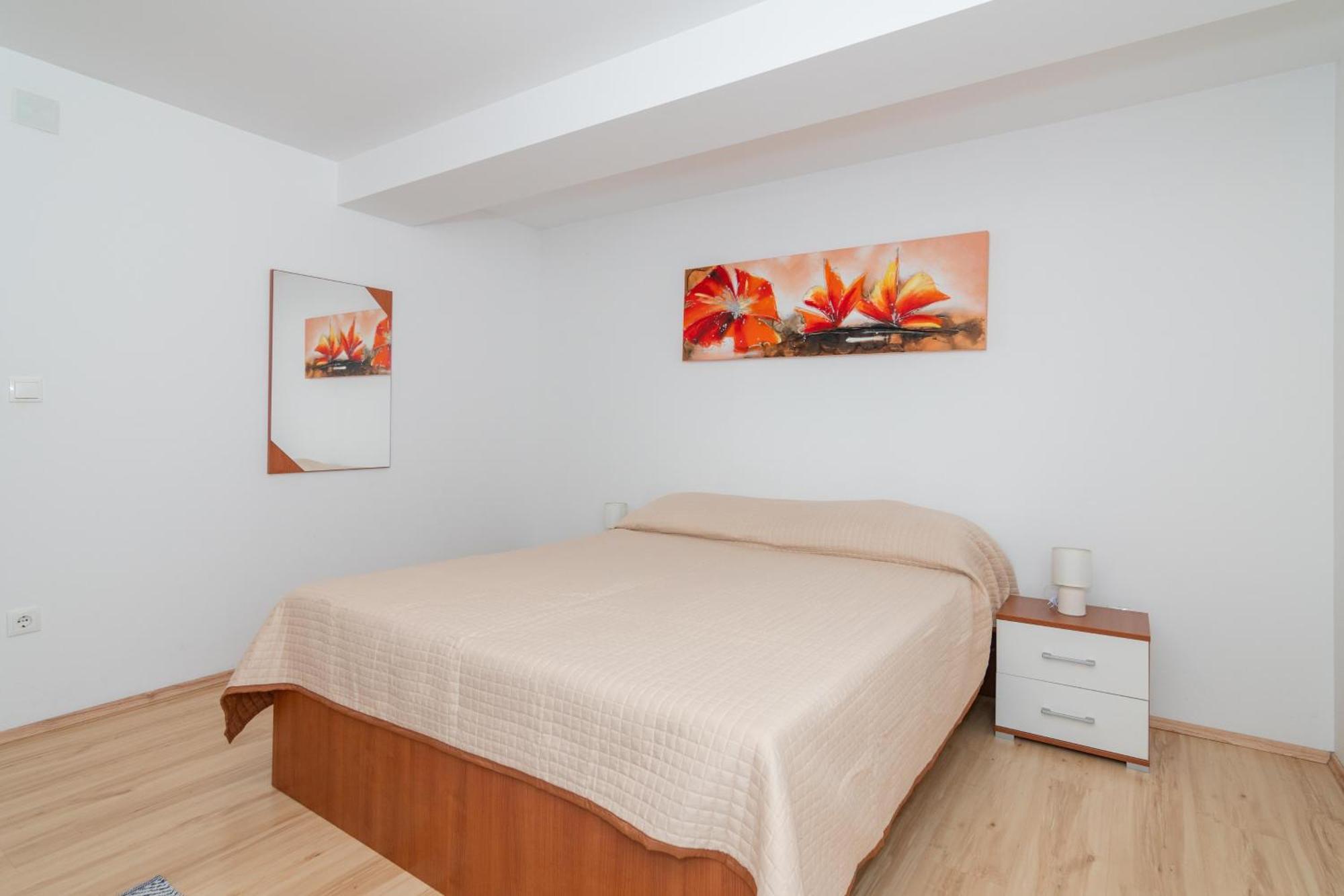 Apartments With A Parking Space Mandre, Pag - 18748 Kolan Bagian luar foto