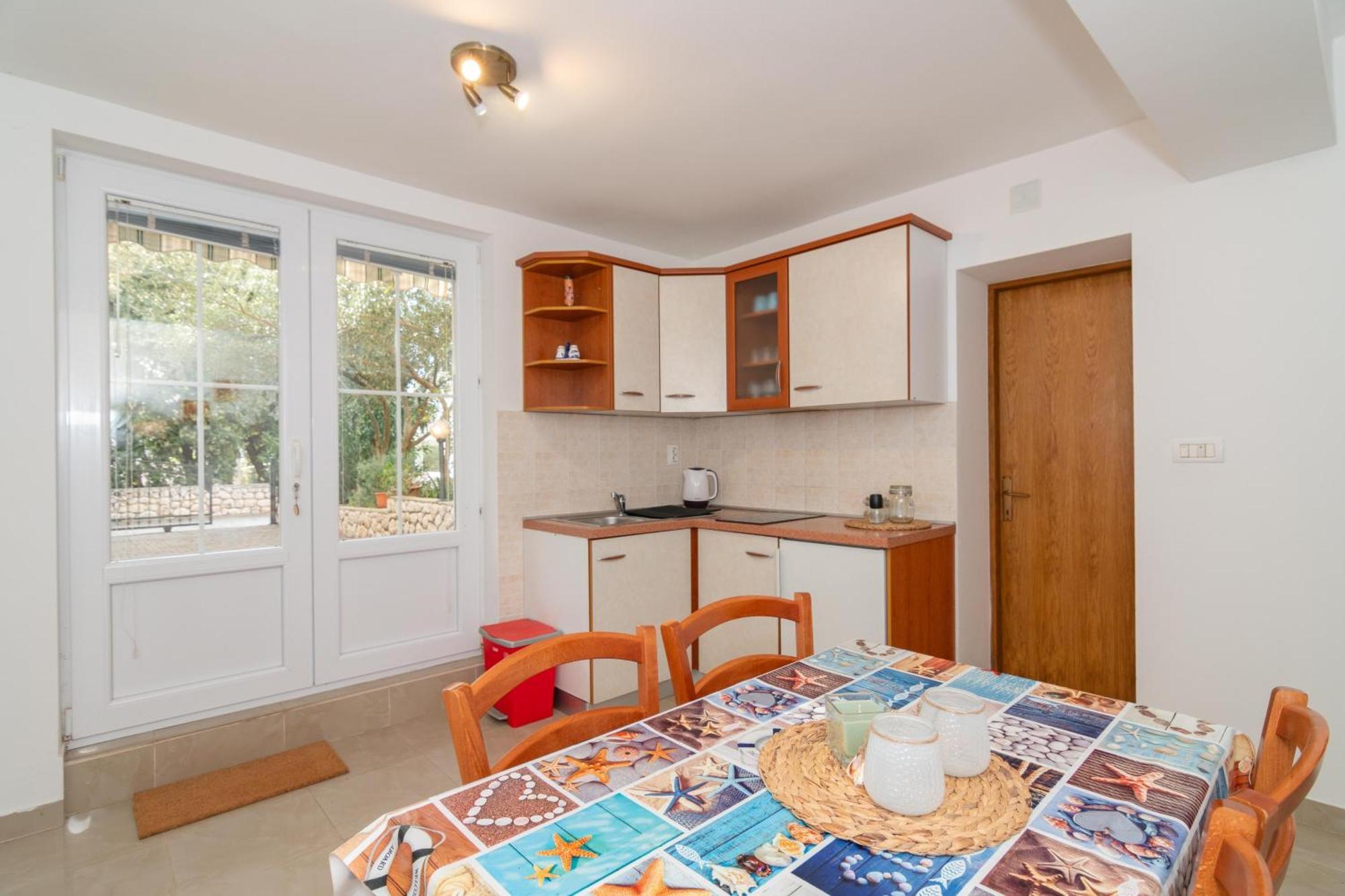 Apartments With A Parking Space Mandre, Pag - 18748 Kolan Bagian luar foto