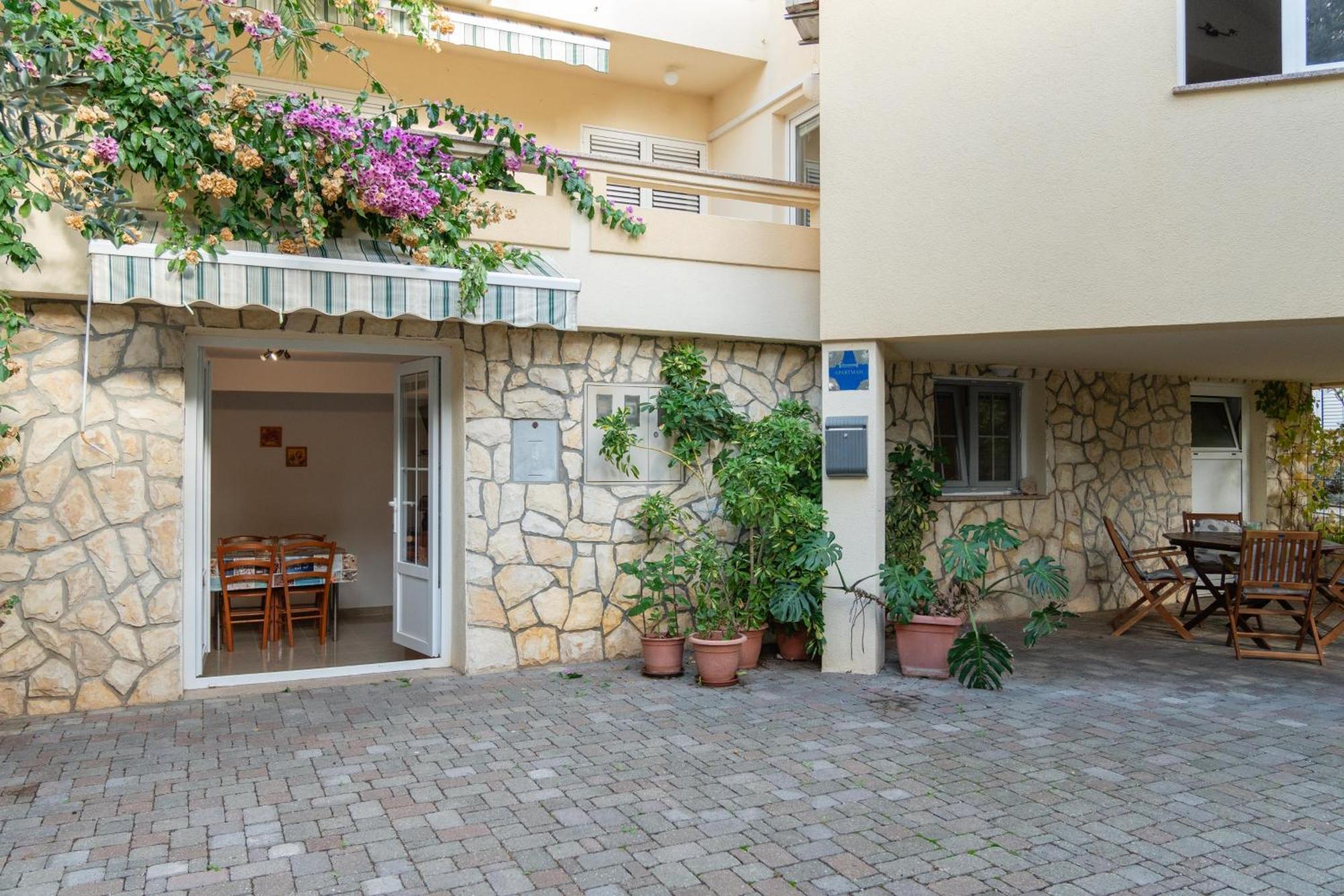 Apartments With A Parking Space Mandre, Pag - 18748 Kolan Bagian luar foto
